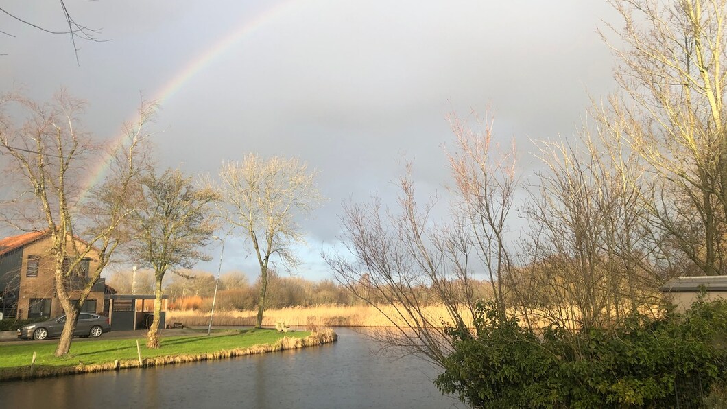 Regenboog over het Twiske